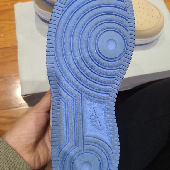 Nike Air Force 1 - Picture 4 of 8